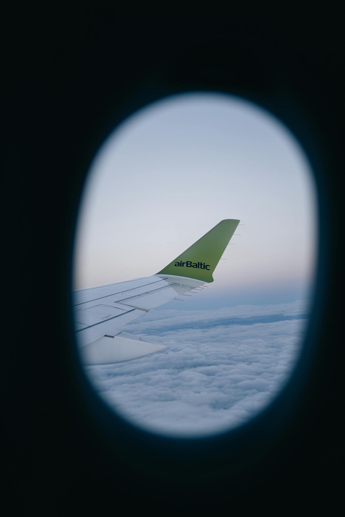 airBaltic rokas bagāžas izmēri un noteikumi 2026 — ceļvedis